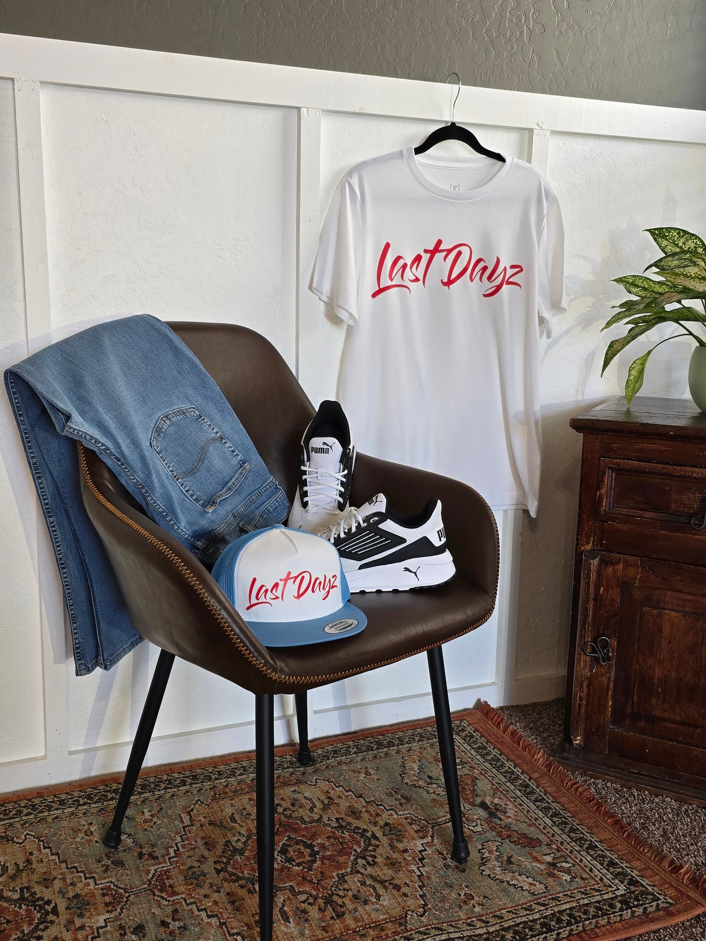 Last Dayz Laundry Short Sleeve T-Shirt